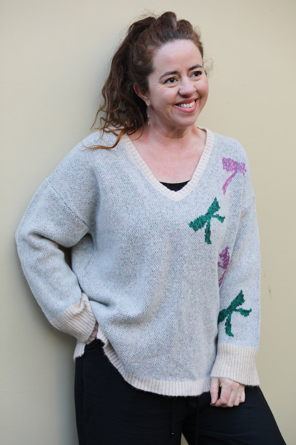 One Off | Ribbons V-Neck Knit