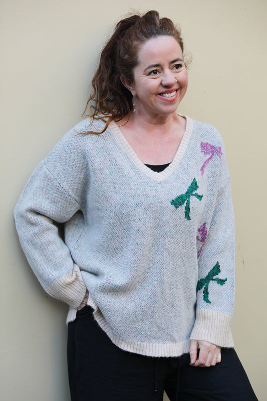 One Off | Ribbons V-Neck Knit