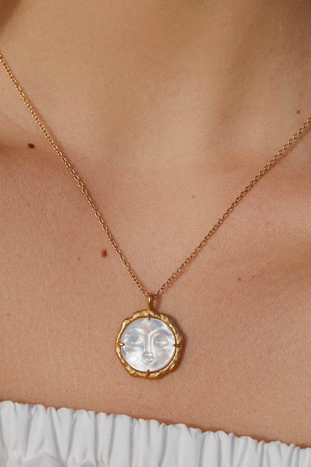 Hëna Necklace