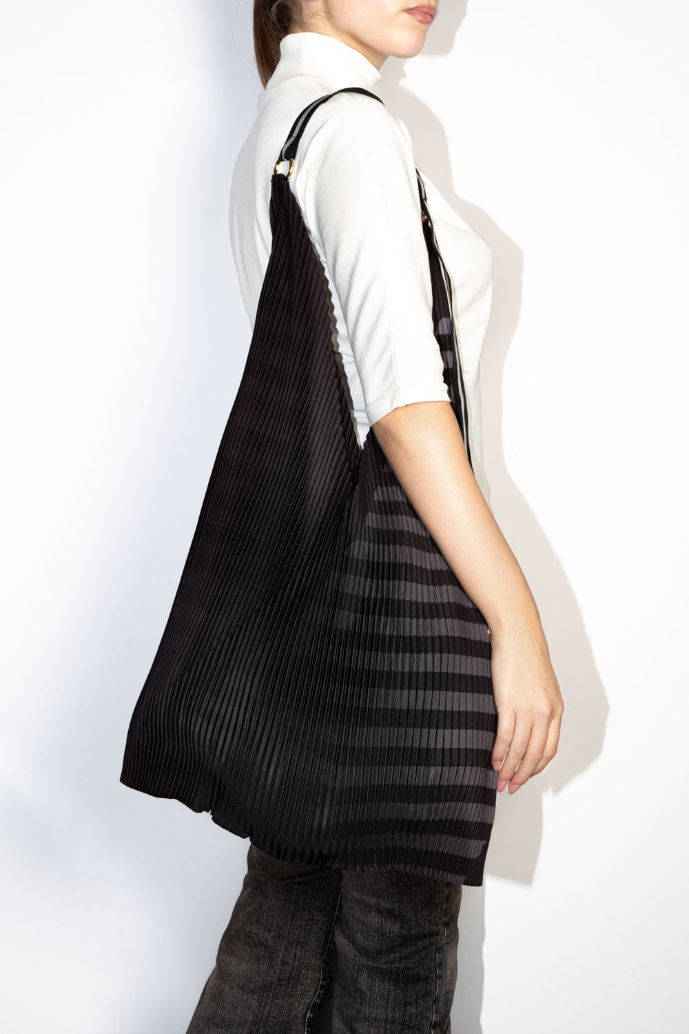 Pleated Y Bag - Claudia Black