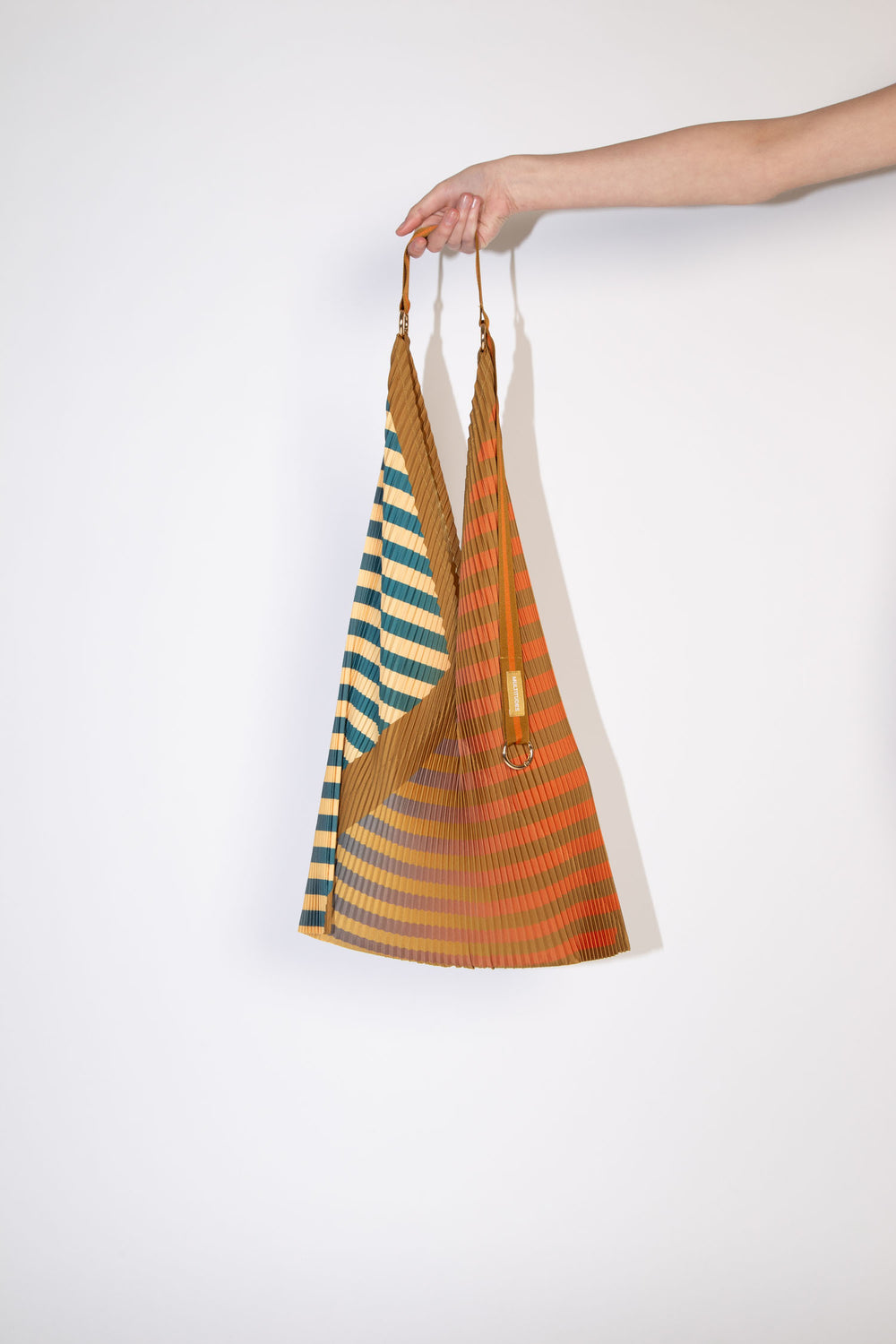 Pleated Y Bag - Claudia Ochre