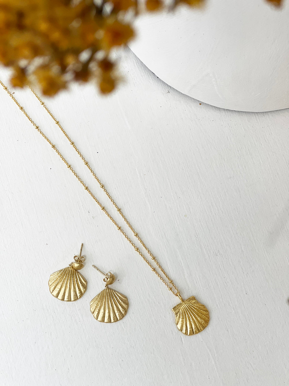 Pao Shell Earrings